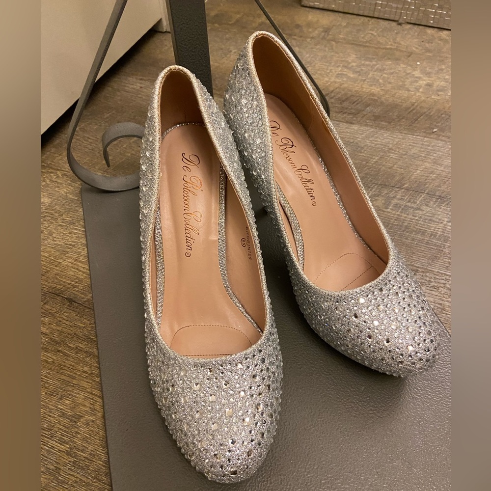 De Blossom Collection Rhinestone Crystal Heels Bridal Shoes size 8.5 - Picture 2 of 13